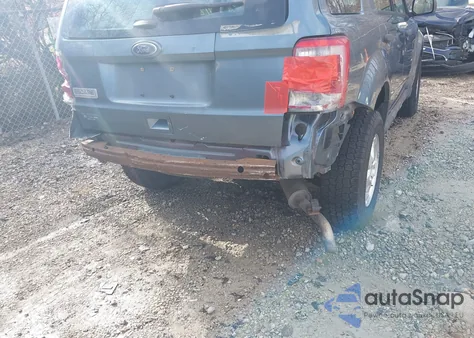 2012 Ford Escape Xls z USA, uszkodzony, nr VIN 1FMCU0C75CKA13745